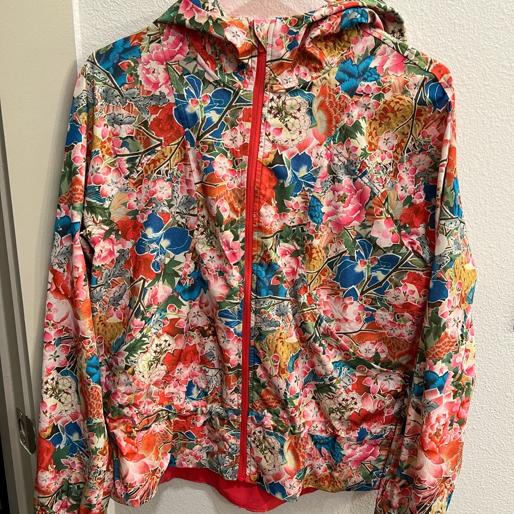 Pack It Up Lululemon Jacket - 2018 Seawheeze Edition - Coral Floral